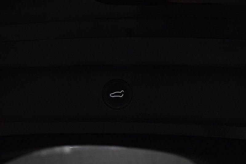 Tesla Model Y bild 24