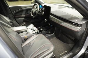 Ford Mustang Mach-E bild 9