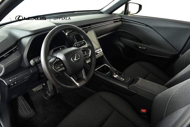 Lexus LBX bild 15