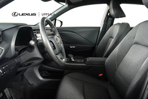 Lexus LBX bild 6