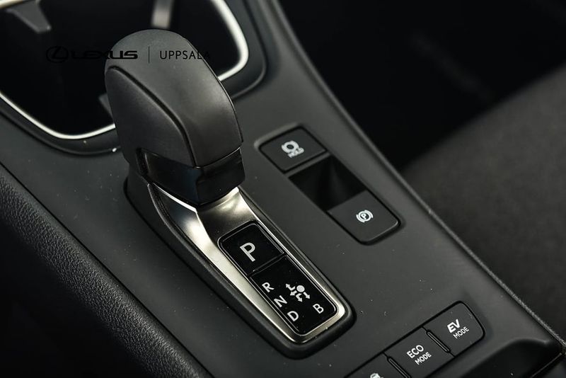 Lexus LBX bild 13