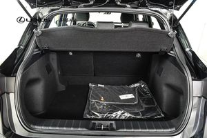 Lexus LBX bild 8