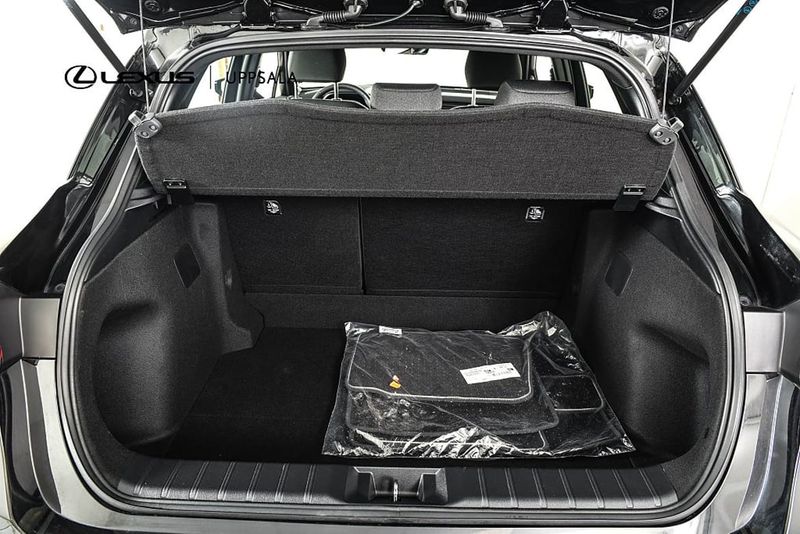 Lexus LBX bild 8