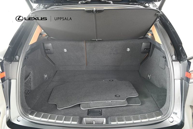 Lexus NX bild 10