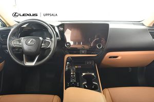 Lexus NX bild 8
