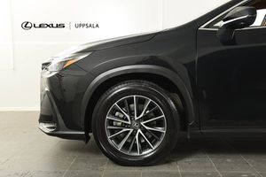 Lexus NX bild 21