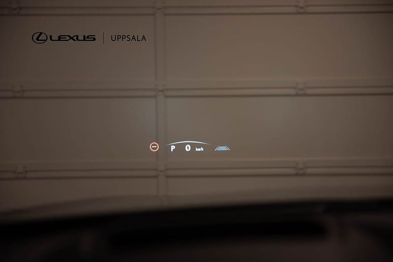 Lexus NX bild 18