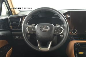 Lexus NX bild 9