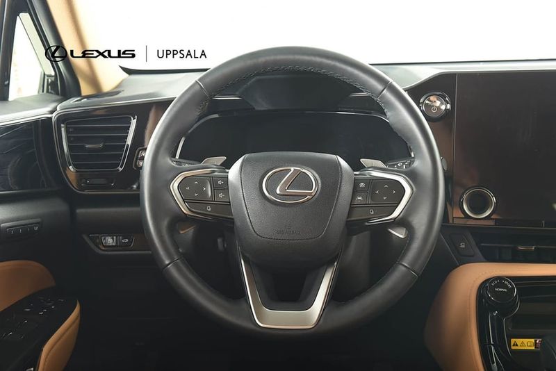 Lexus NX bild 9