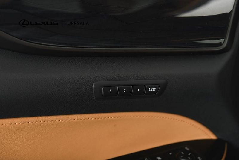 Lexus NX bild 14