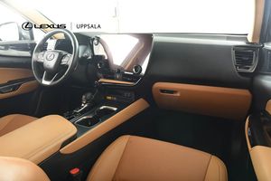 Lexus NX bild 12