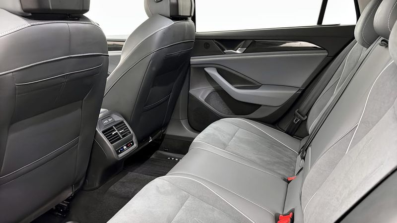 Volkswagen Passat bild 11