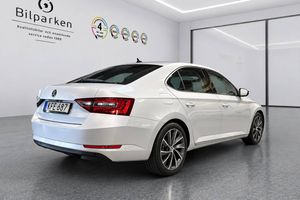 Skoda Superb bild 2
