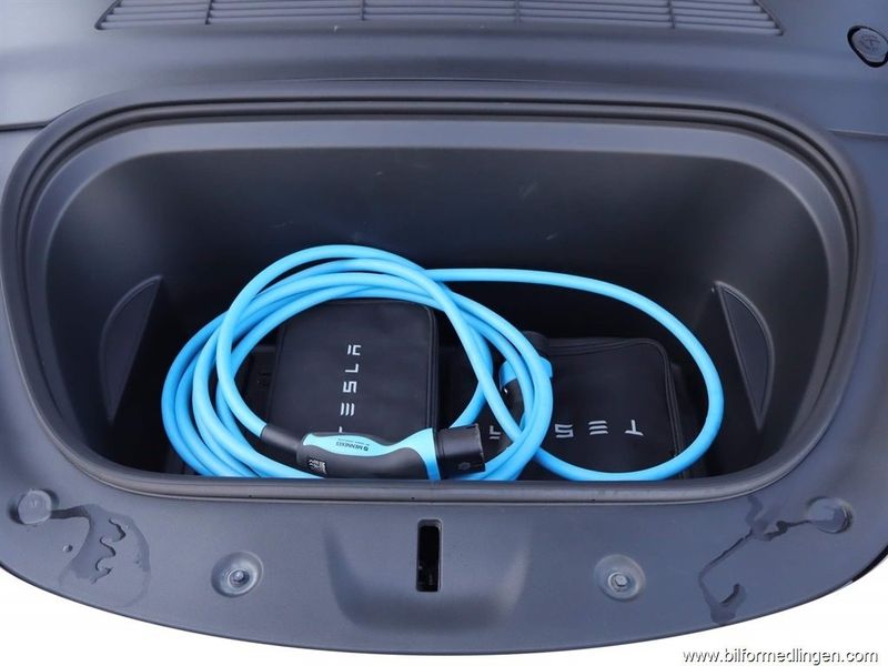 Tesla Model Y bild 23