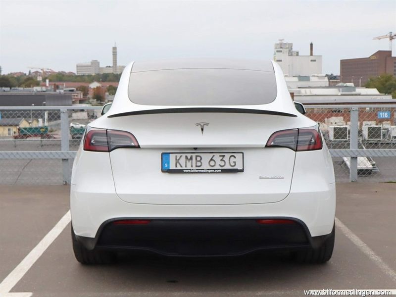 Tesla Model Y bild 25