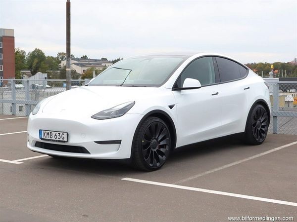 Tesla Model Y AWD Performance 534hk S/V-hjul Moms Drag - 2023