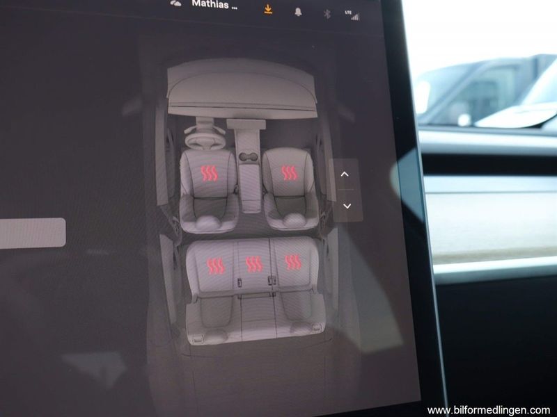 Tesla Model Y bild 9