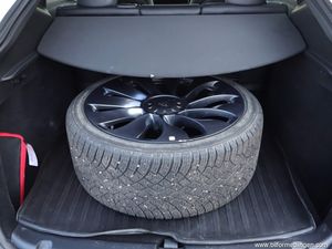 Tesla Model Y bild 21