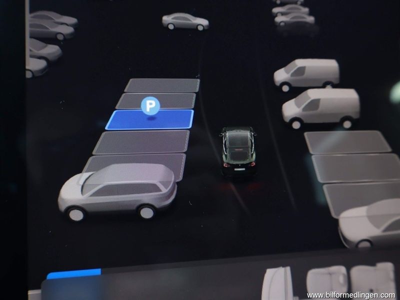 Tesla Model Y bild 13