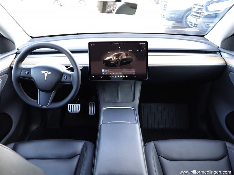 Tesla Model Y bild 6