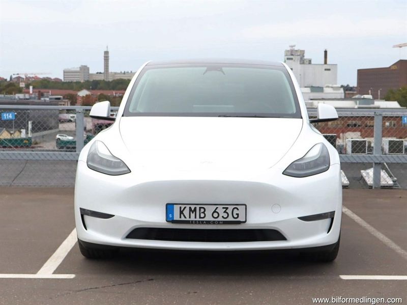 Tesla Model Y bild 26