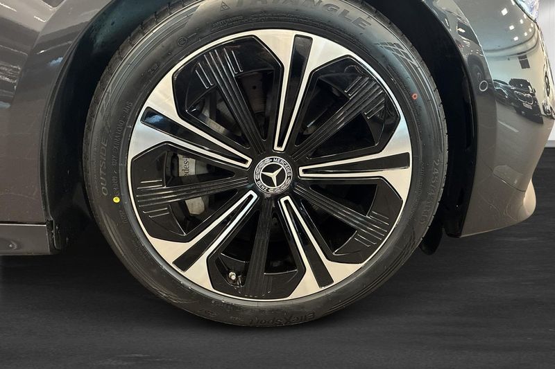 Mercedes E300 bild 11