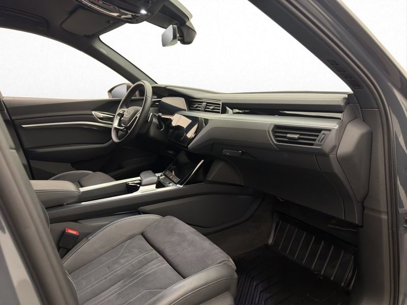 Audi Q8 bild 24