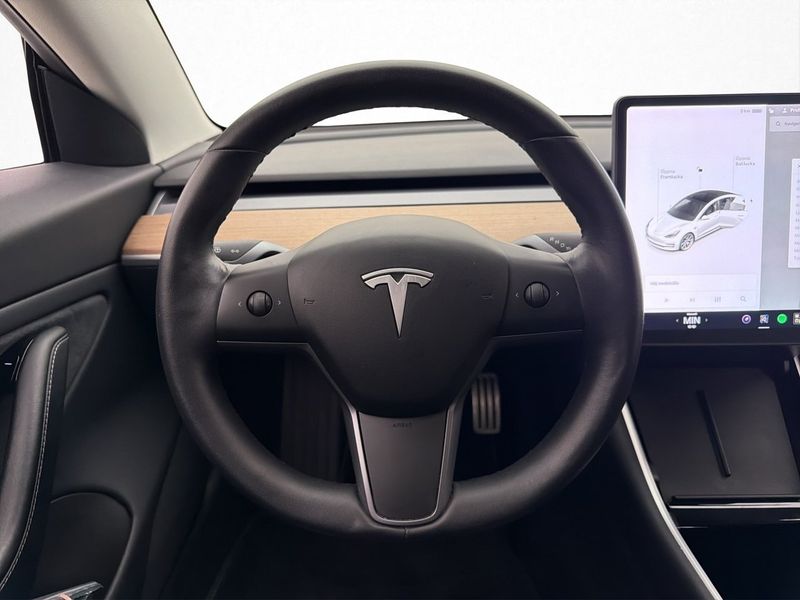 Tesla Model 3 bild 14