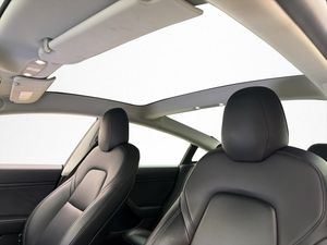 Tesla Model 3 bild 11