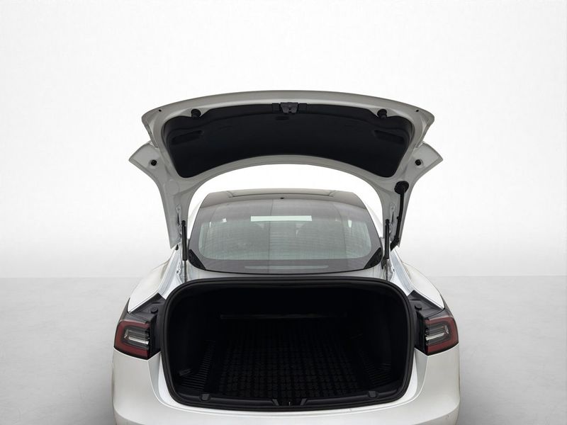 Tesla Model 3 bild 9
