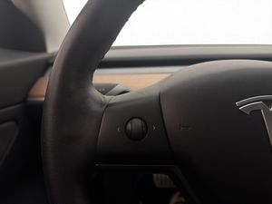 Tesla Model 3 bild 26