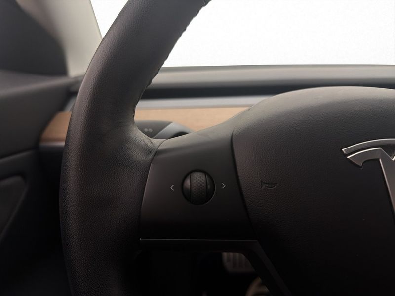 Tesla Model 3 bild 26