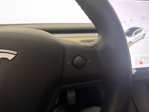 Tesla Model 3 bild 27