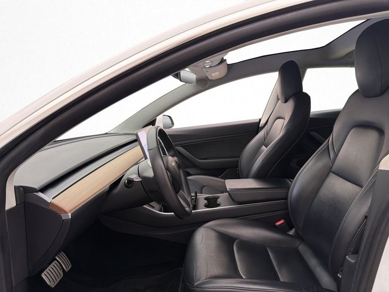 Tesla Model 3 bild 12