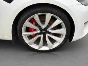 Tesla Model 3 bild 32