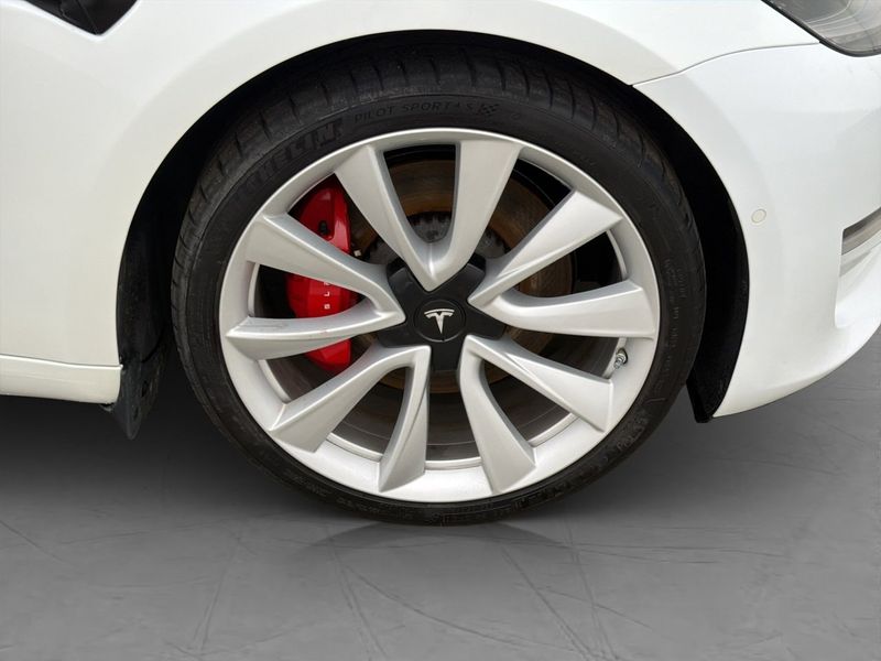 Tesla Model 3 bild 32