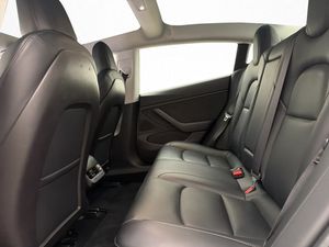 Tesla Model 3 bild 25