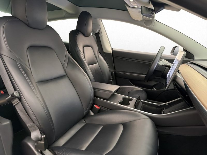 Tesla Model 3 bild 24