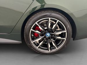 BMW i4 bild 36