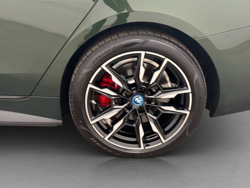 BMW i4 bild 36