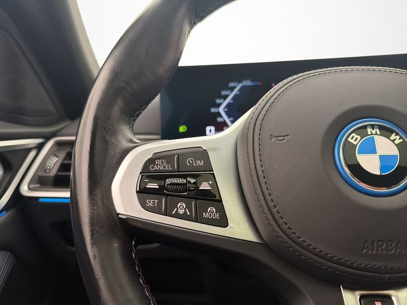 BMW i4 bild 32