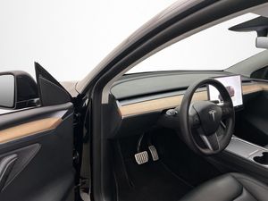 Tesla Model Y bild 10