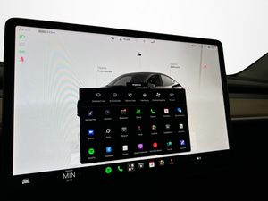 Tesla Model Y bild 18