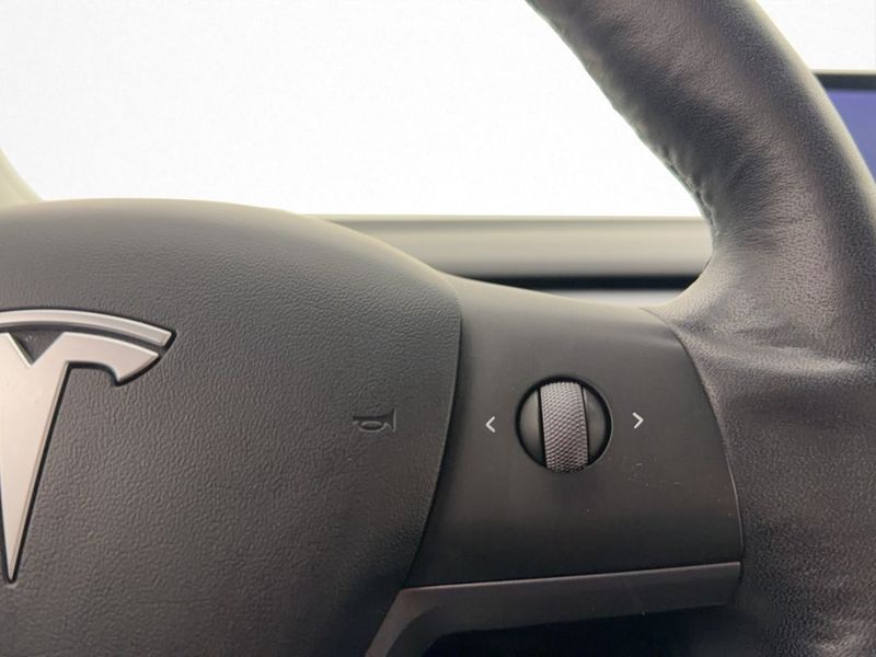 Tesla Model 3 bild 30