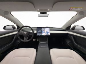 Tesla Model 3 bild 14