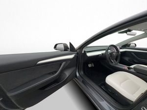 Tesla Model 3 bild 12