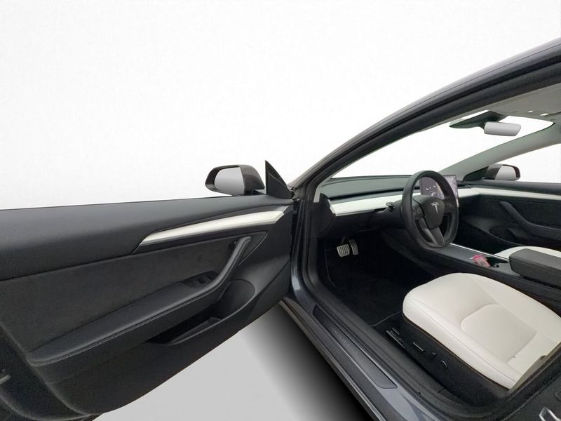 Tesla Model 3 bild 12