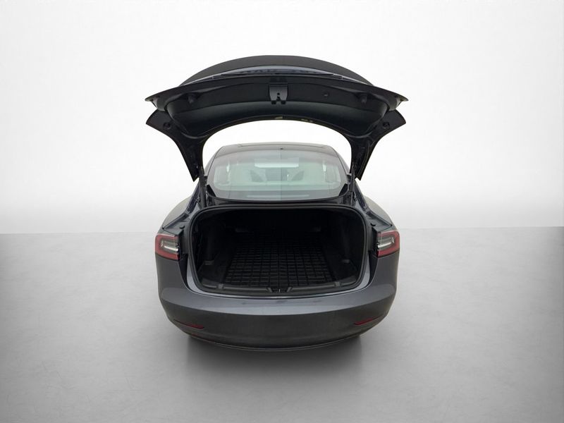 Tesla Model 3 bild 18