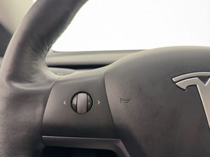 Tesla Model 3 bild 29