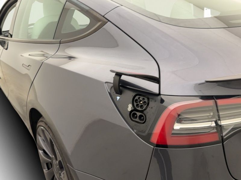 Tesla Model 3 bild 32